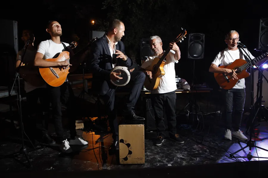CRD Events 2023: the guitarists performing during the reception