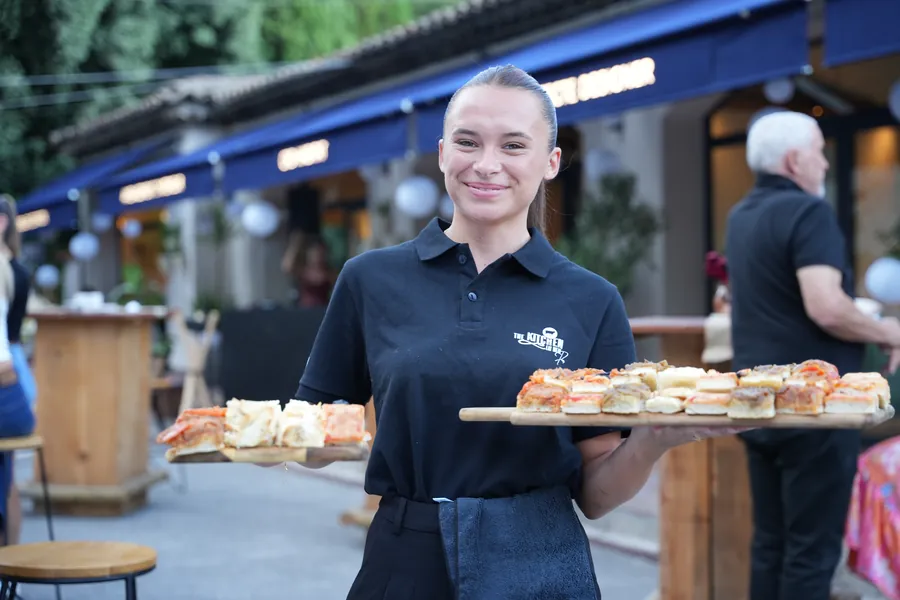 CRD Events 2025: a gourmet welcome and canapés served during the reception
