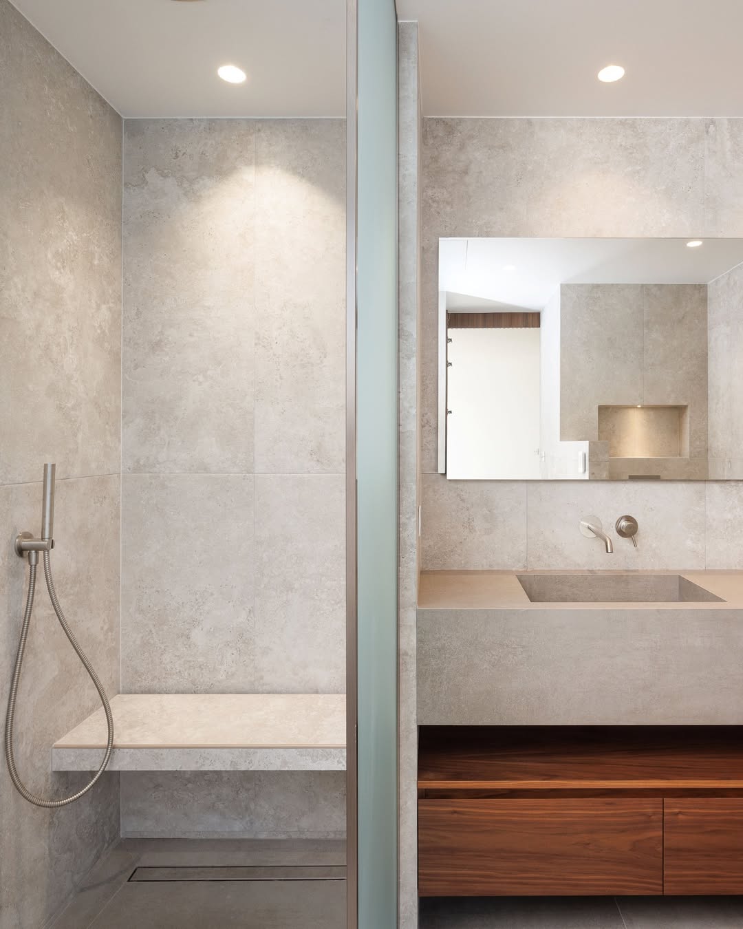Salle de bain en travertin