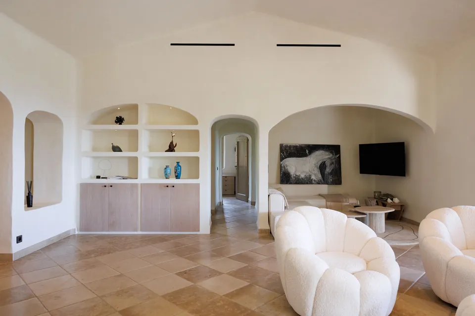 La Bastide — The interior spaces with their open volumes