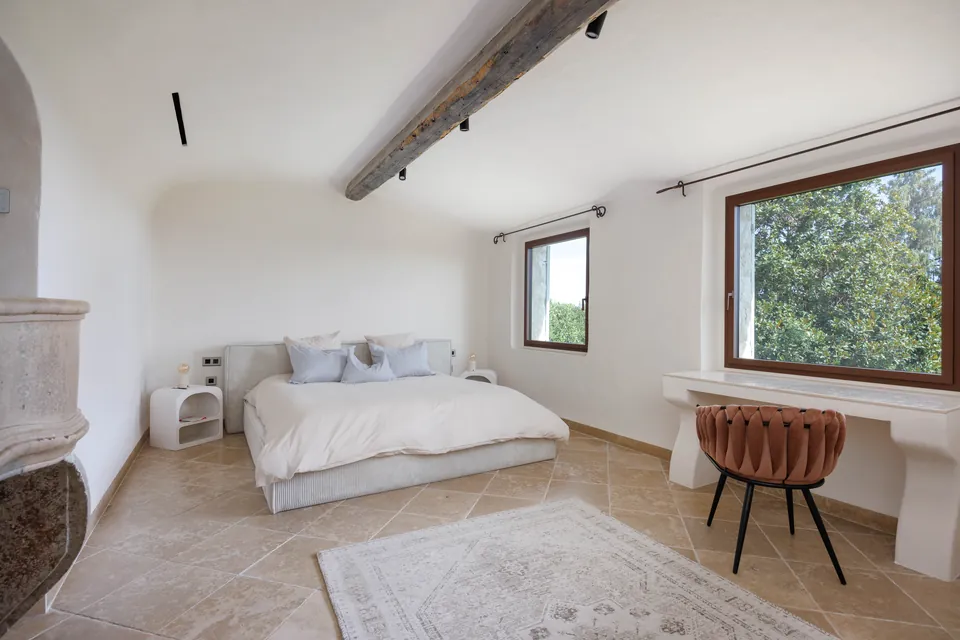 La Bastide — The bedroom and its exposed beams