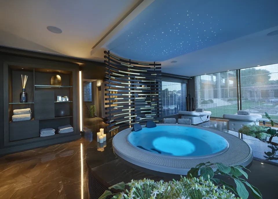 La Réserve — The wellness area and its indoor pool