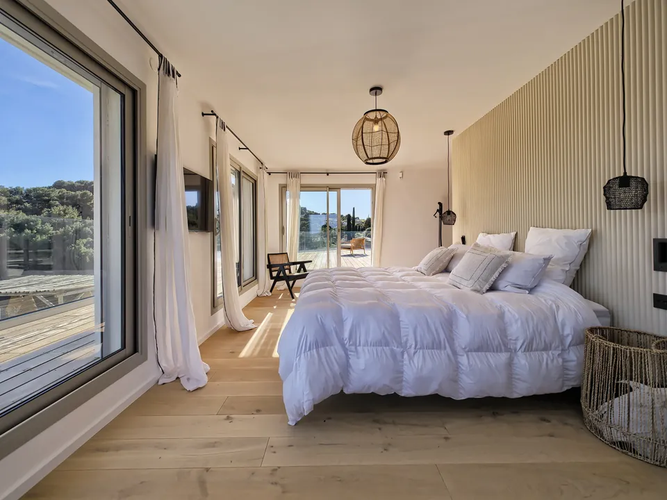 Villa Canopée — The bedroom in soft tones