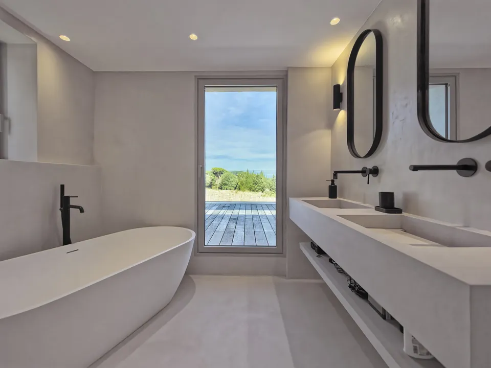 Villa Canopée — The bathroom and its mineral materials
