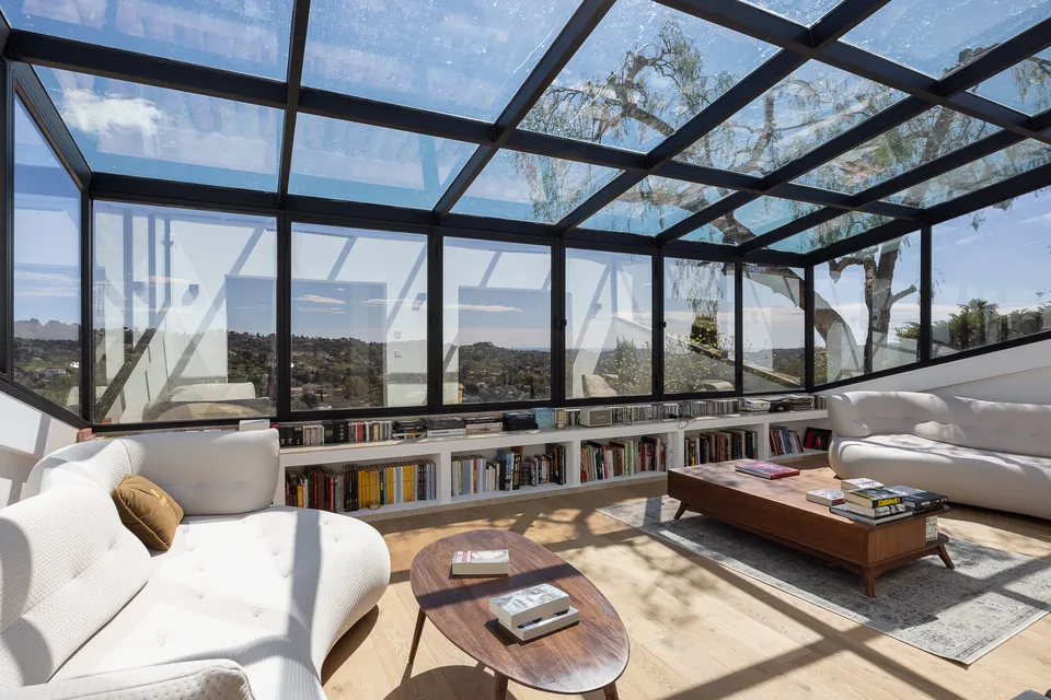 Villa Mélodie — The steel-framed glazing facing Saint-Paul-de-Vence