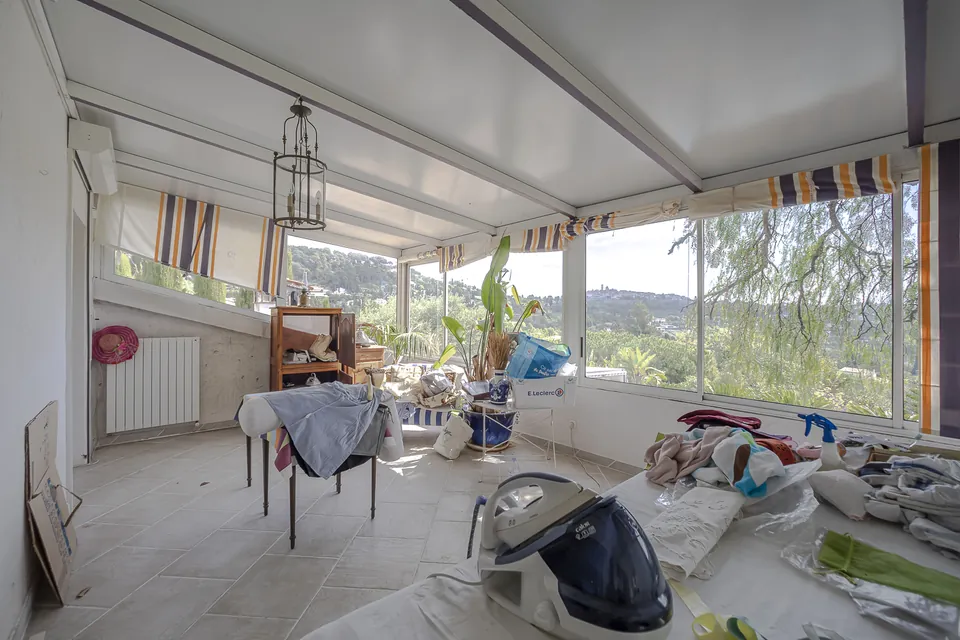 Villa Mélodie — the steel-framed glazing, before the renovation