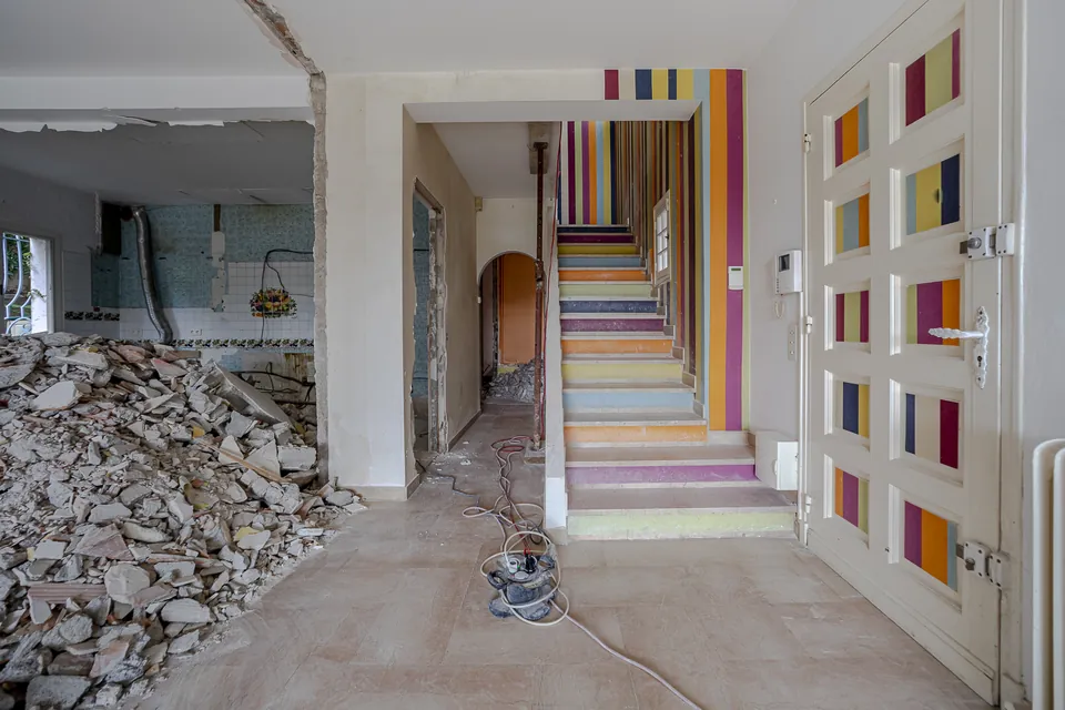 Villa Mélodie — the entrance and the staircase, before the renovation