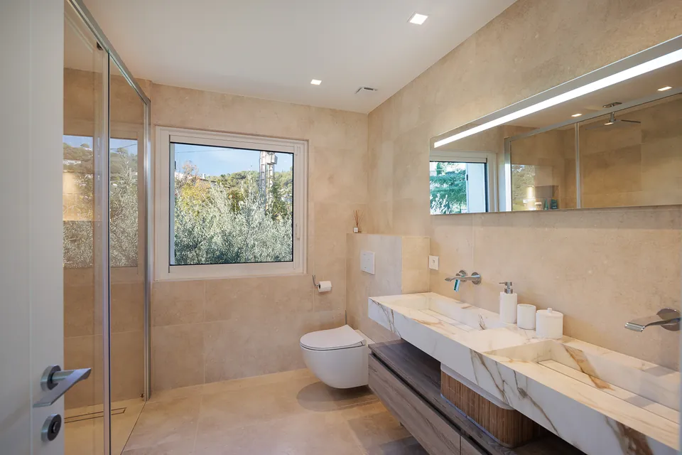 Villa Perla — The bedroom and its exposed beams