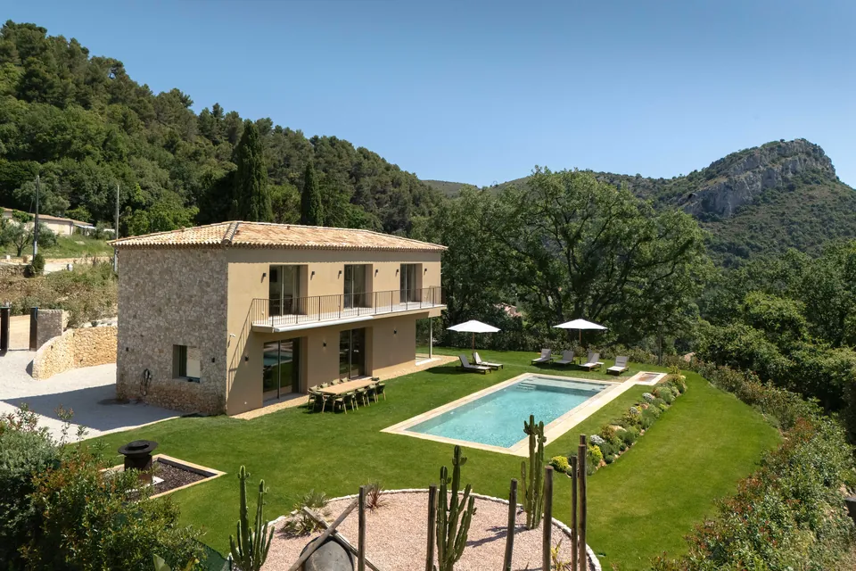 Villas Oasis & Shao — La villa et sa piscine au cœur du jardin