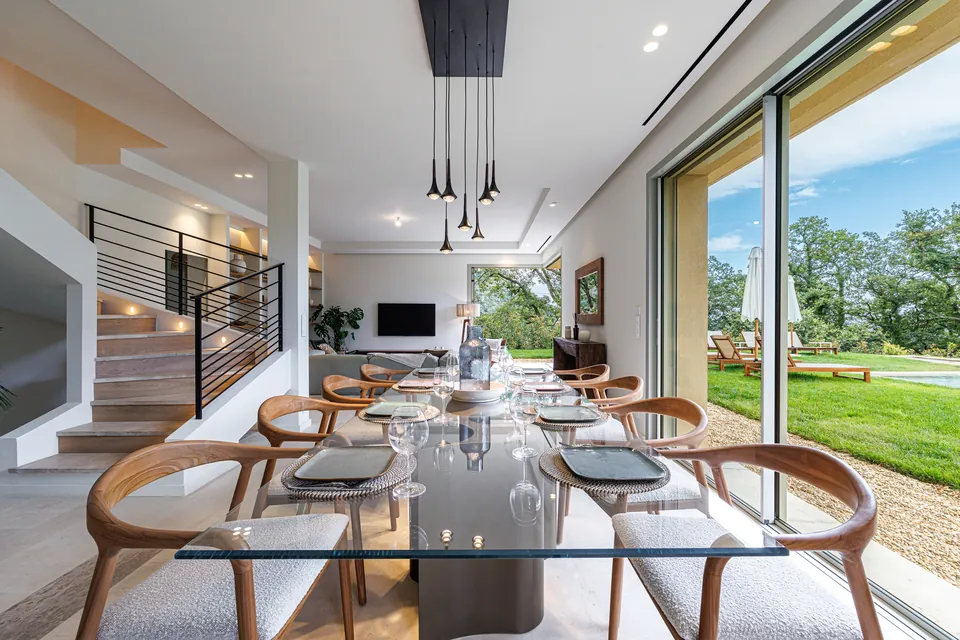 Villas Oasis & Shao — The dining room opening onto the terrace