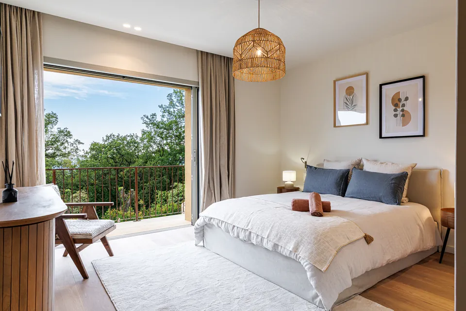 Villas Oasis & Shao — The bedroom and its natural materials